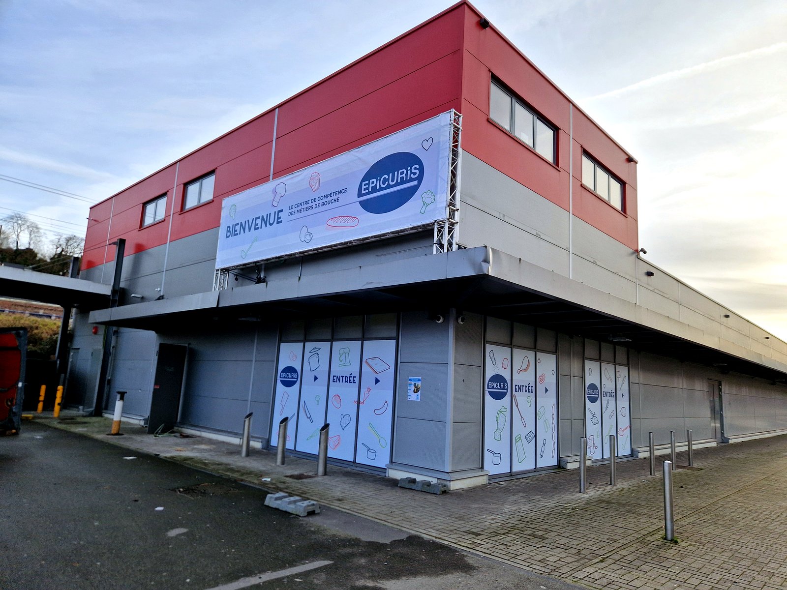 Enseigne extérieure personnalisée