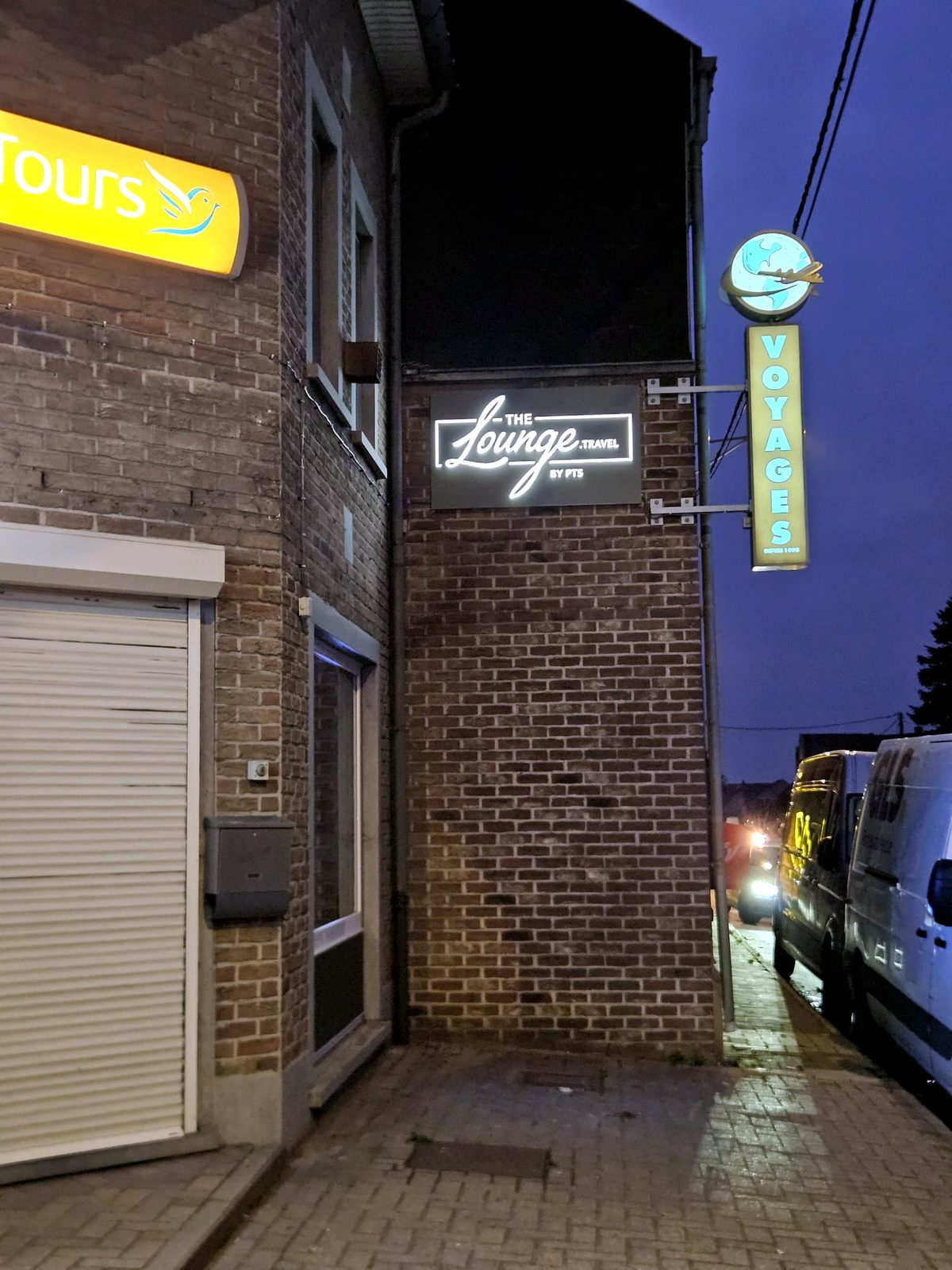 Enseigne lumineuse de nuit