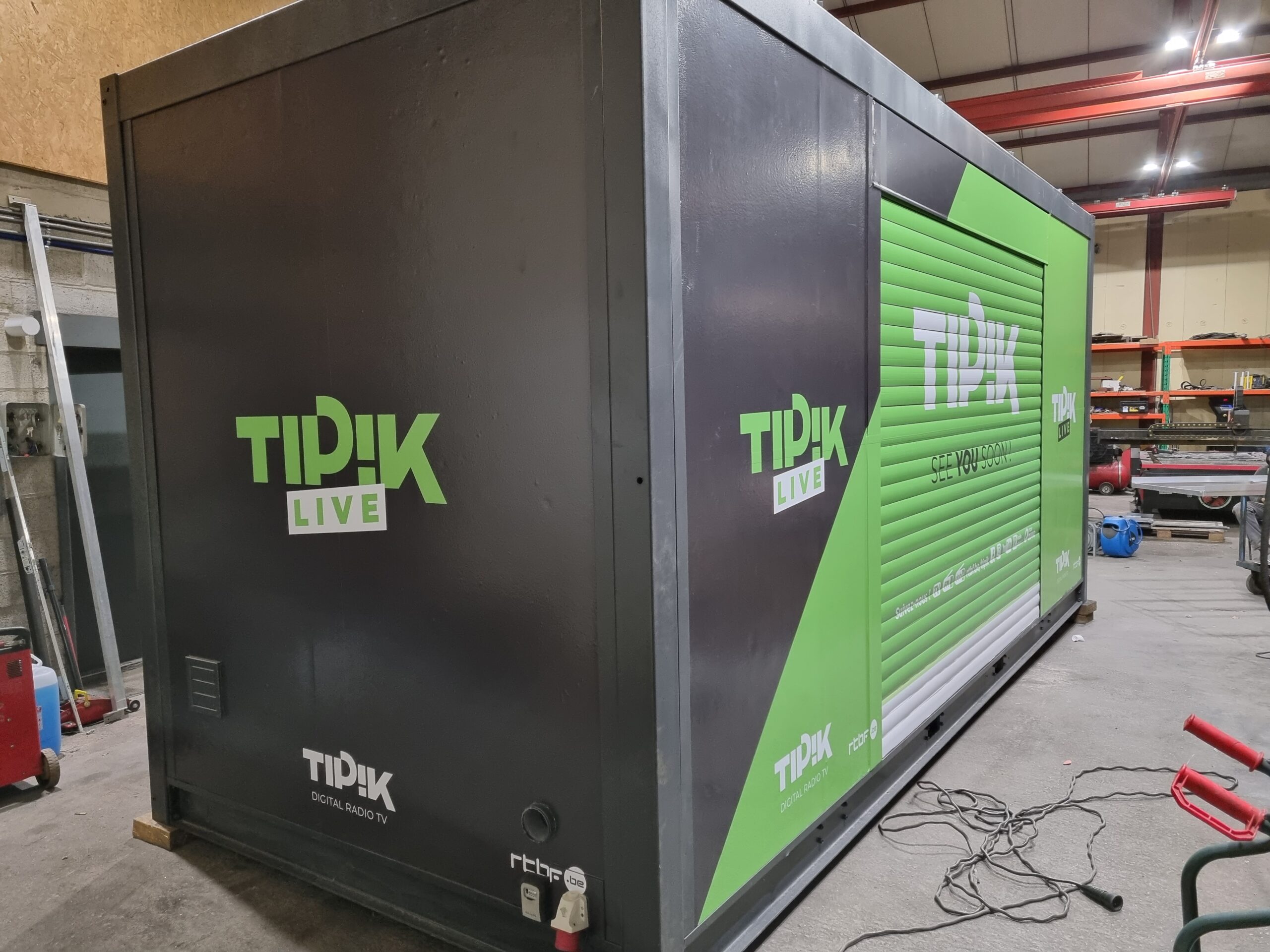 Lettrage sur conteneur