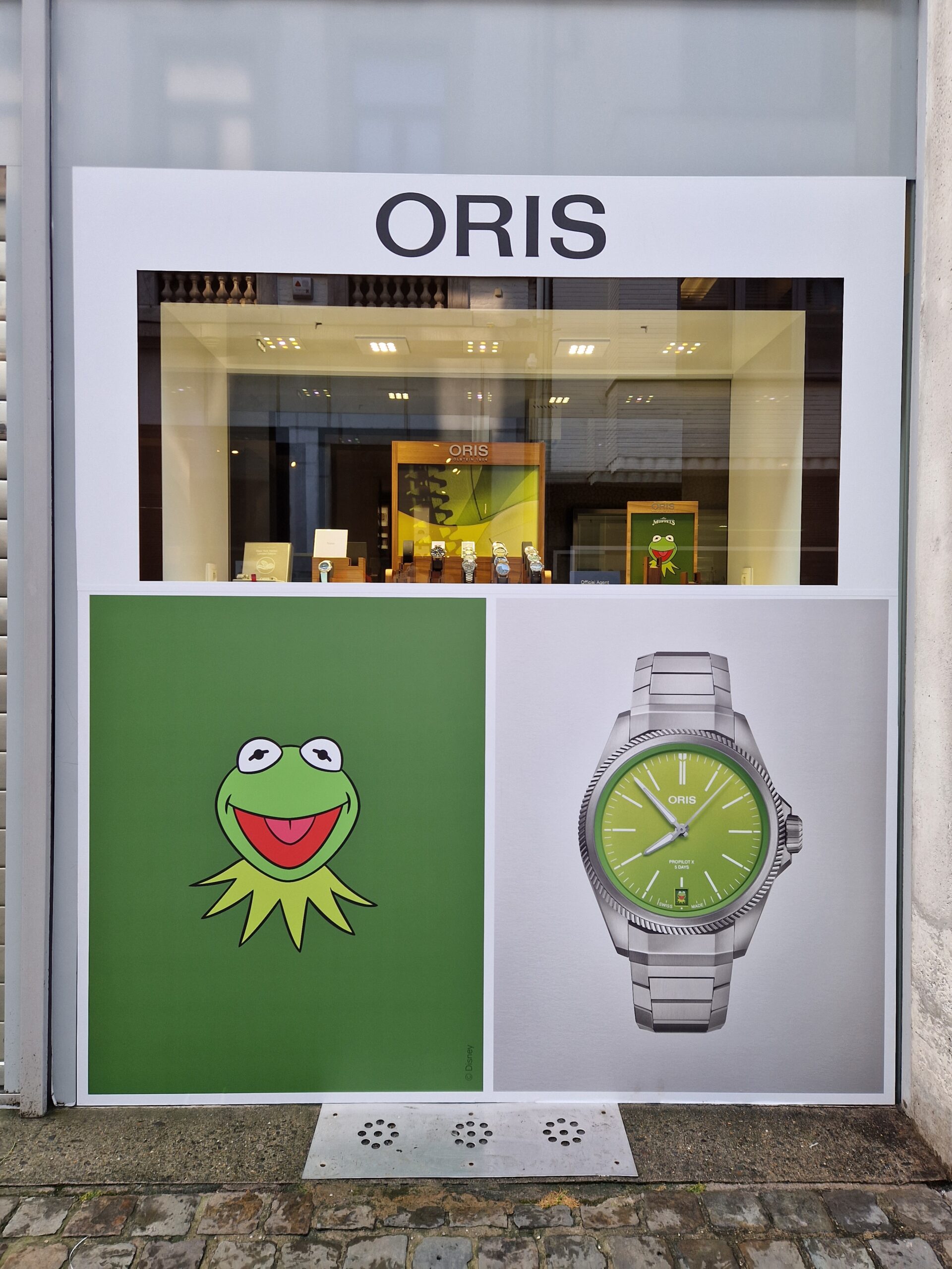 Publicité sur vitrine