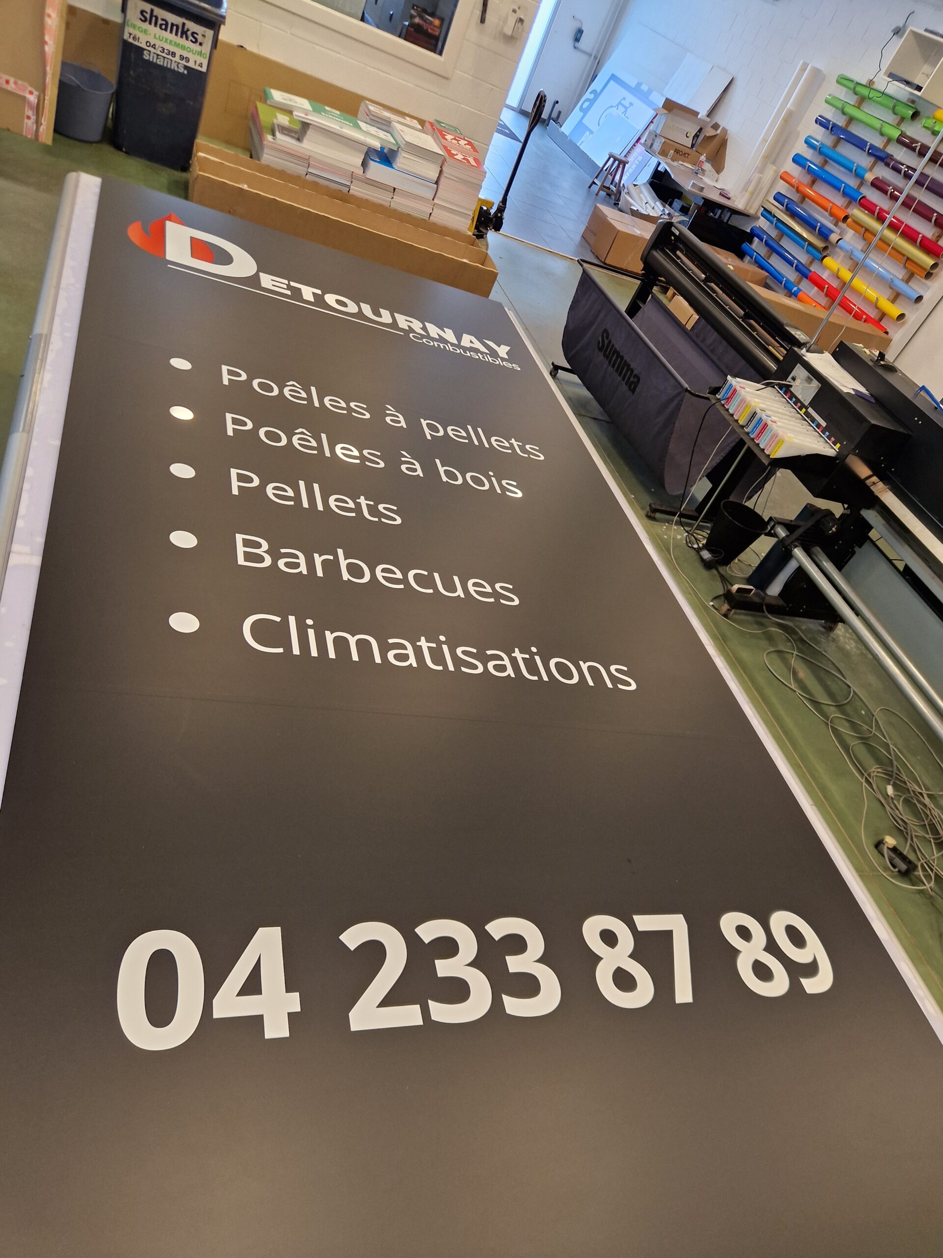 Lettrage sur panneau