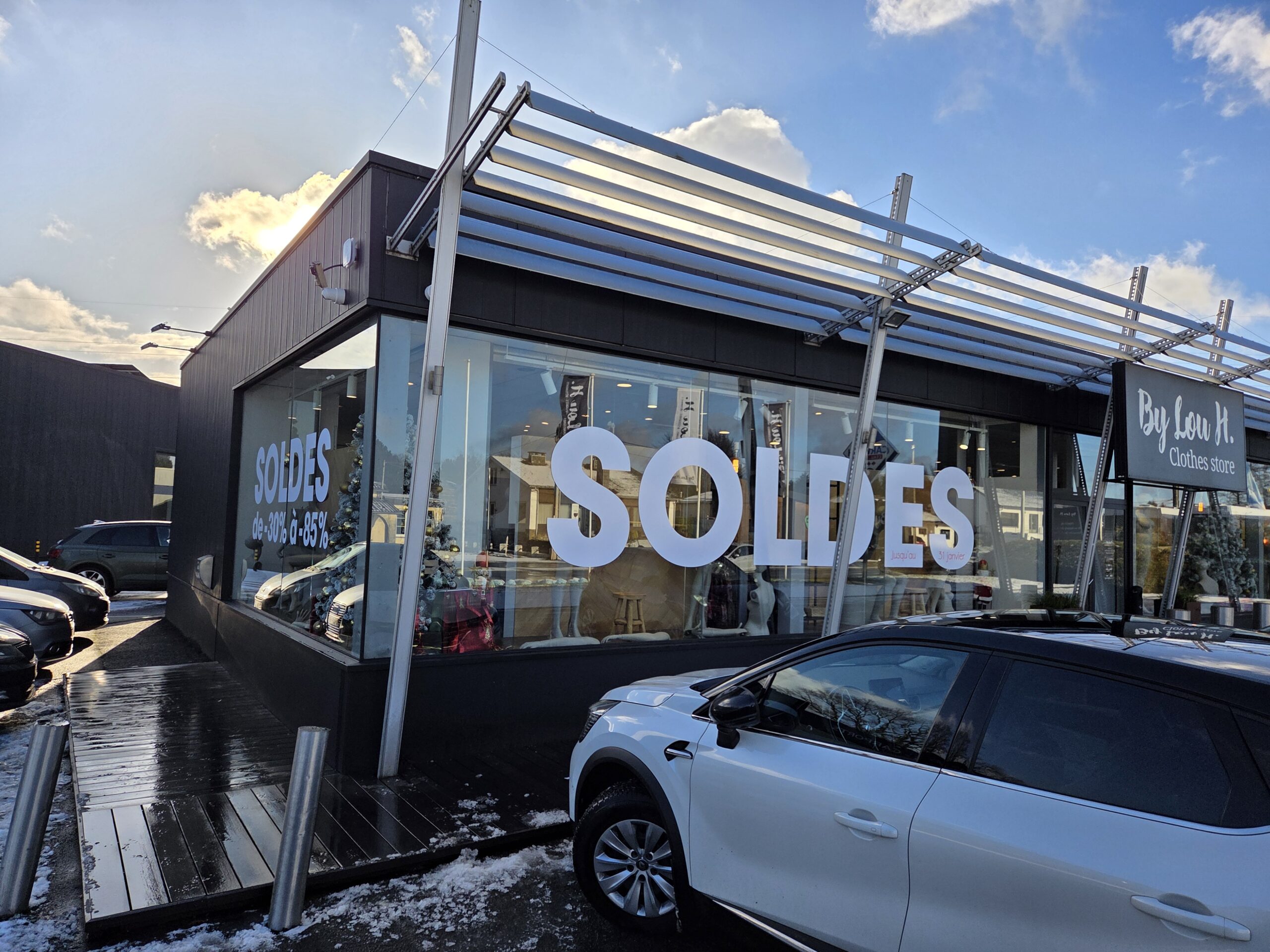 Lettrage vitrine soldes